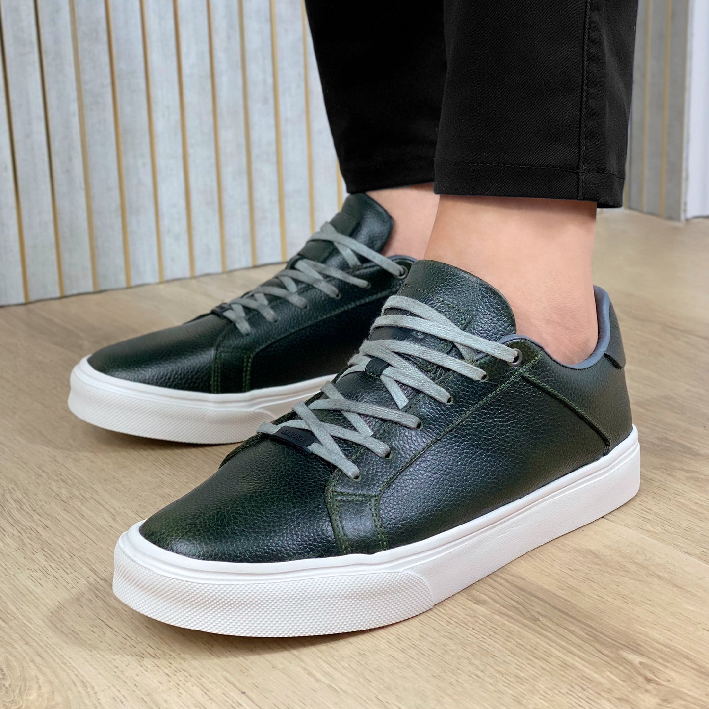 Últimas tallas- TENIS LISBOA CUERO VERDE - ENVÍO GRATIS