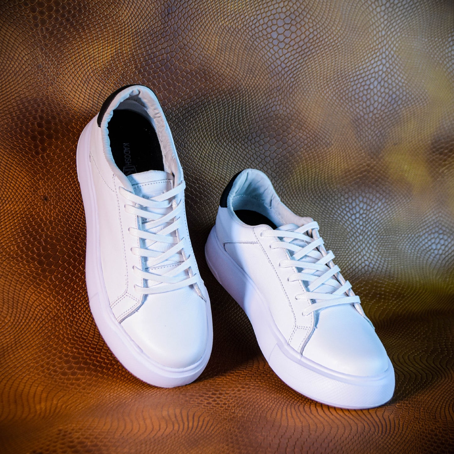 Últimas tallas- TENIS LONDON CUERO BLANCO - ENVÍO GRATIS
