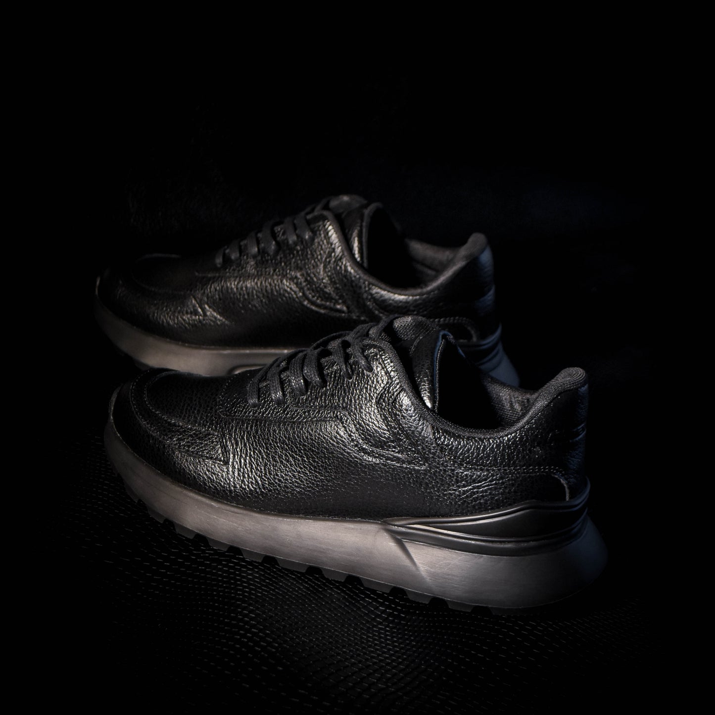 Últimas tallas- TENIS MOROCAN CUERO NEGRO - ENVÍO GRATIS