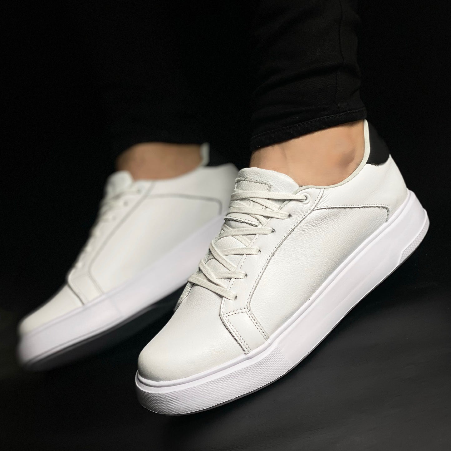 Últimas tallas- TENIS LONDON CUERO BLANCO - ENVÍO GRATIS
