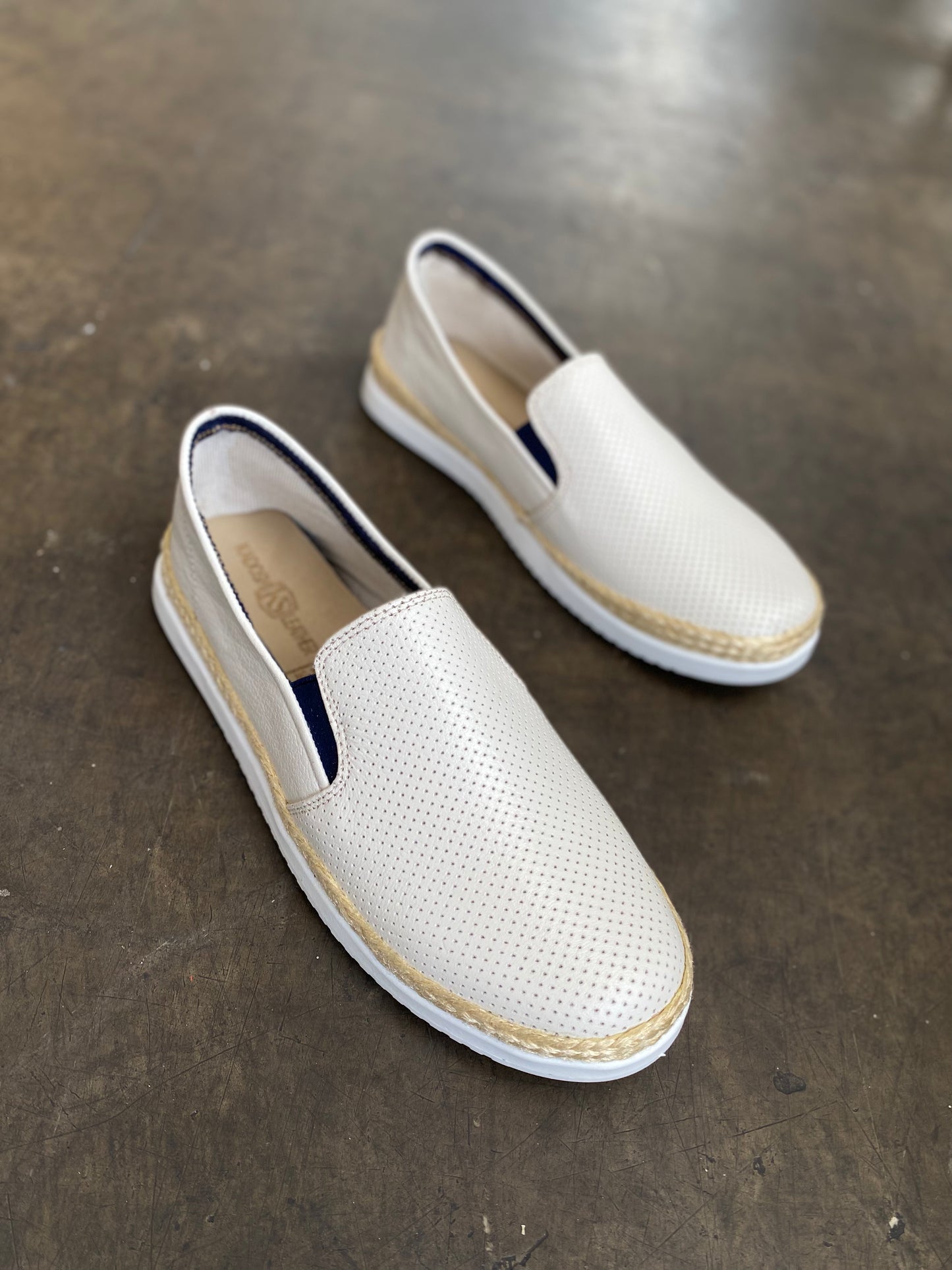 Últimas tallas - TENIS ESPADRILLA CUERO BEIGE - ENVÍO GRATIS