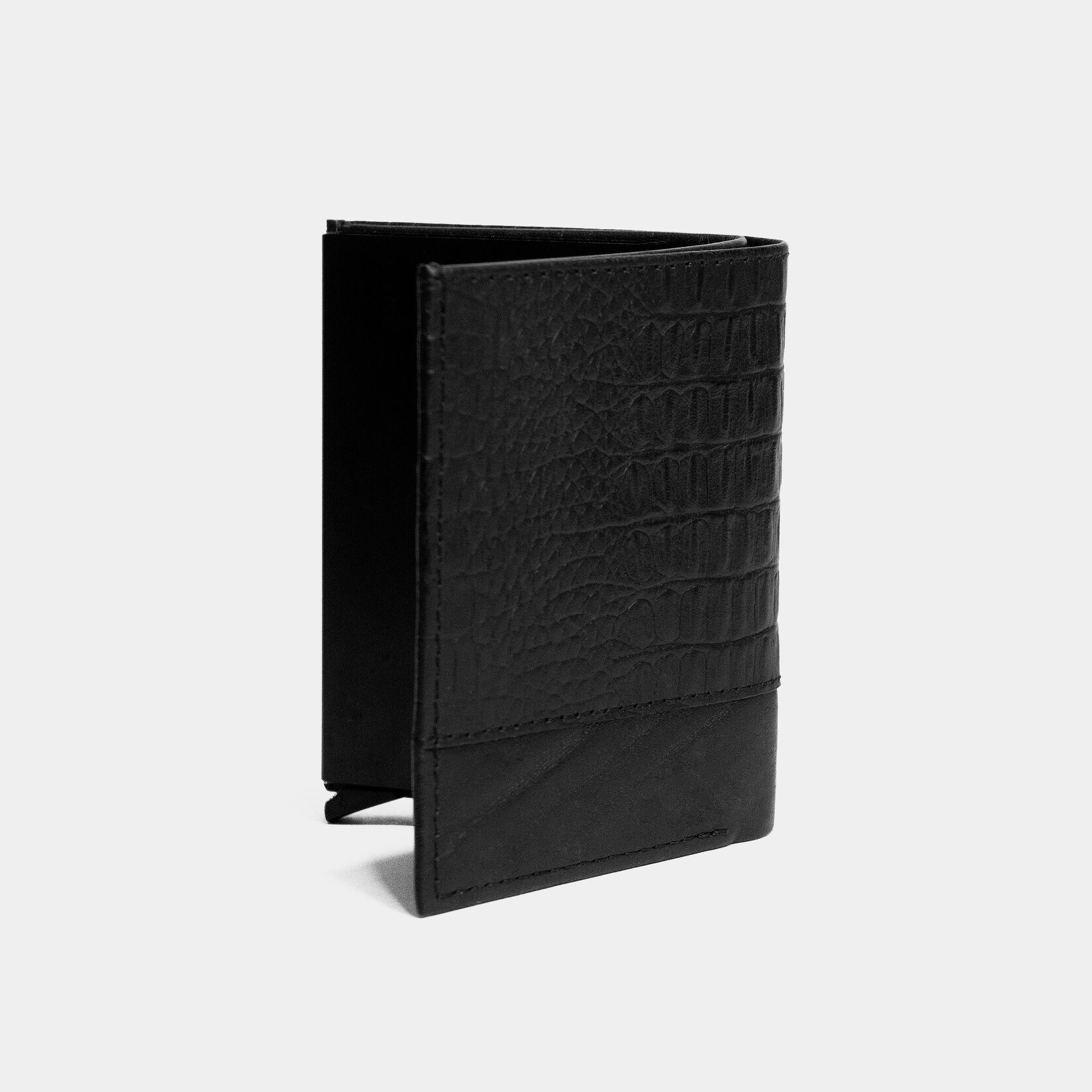 BILLETERA EN CUERO NEGRO GRABADA  / ANTIRROBO CON TARJETERO AUTOMÁTICO
