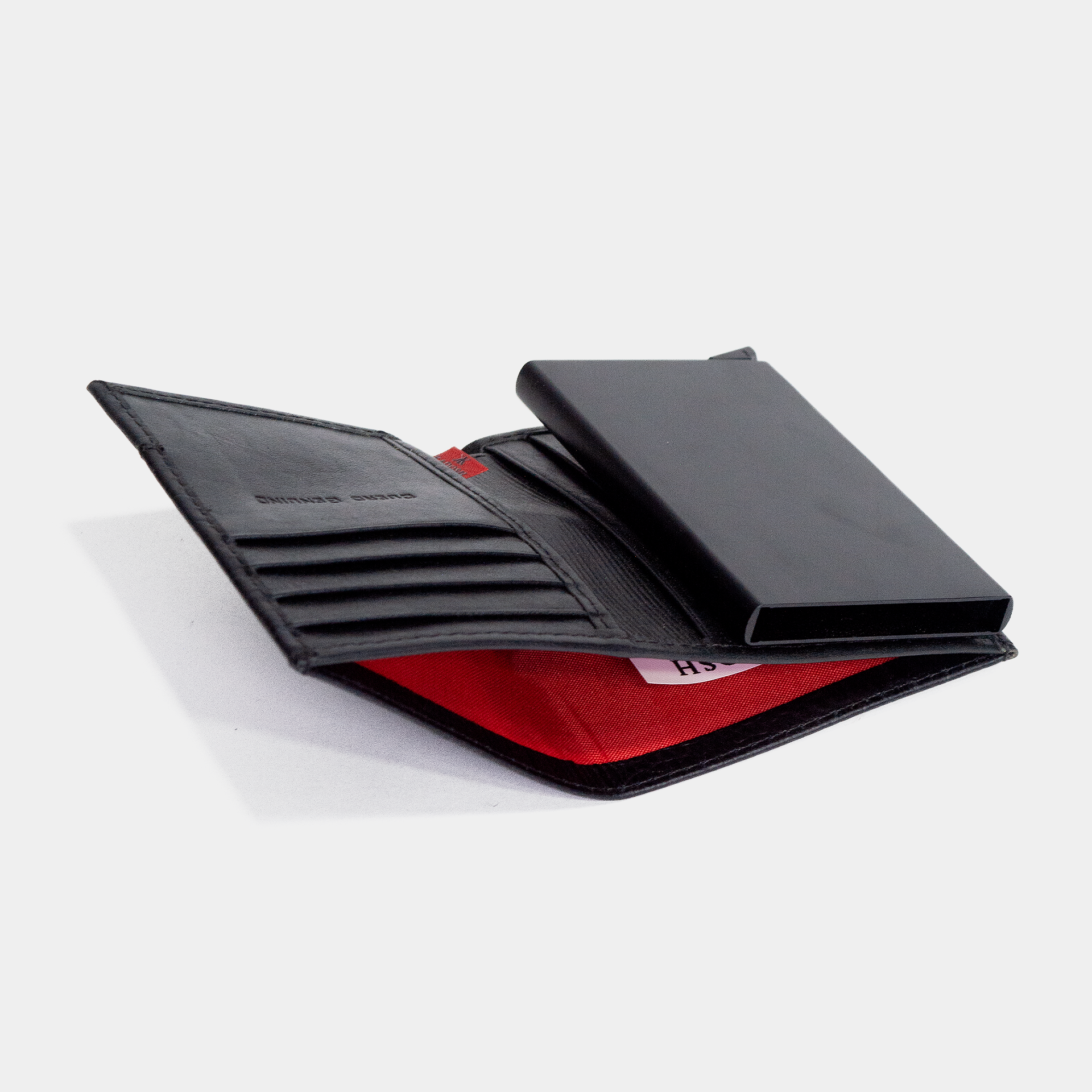 BILLETERA EN CUERO NEGRO GRABADA  / ANTIRROBO CON TARJETERO AUTOMÁTICO