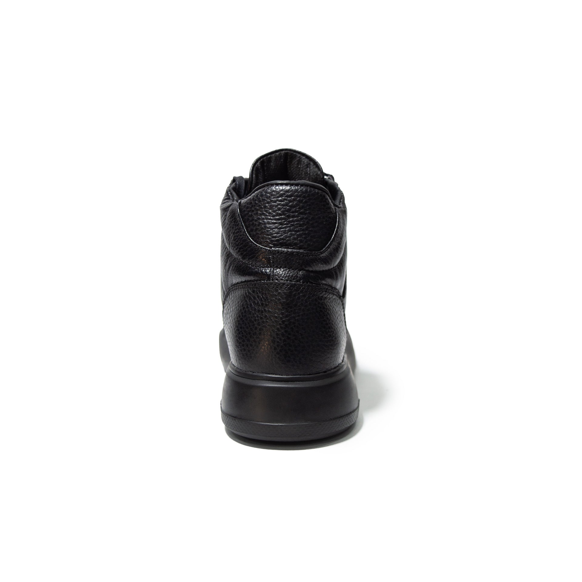 Últimas tallas -TENIS BOTA CUERO NEGRO - ENVÍO GRATIS