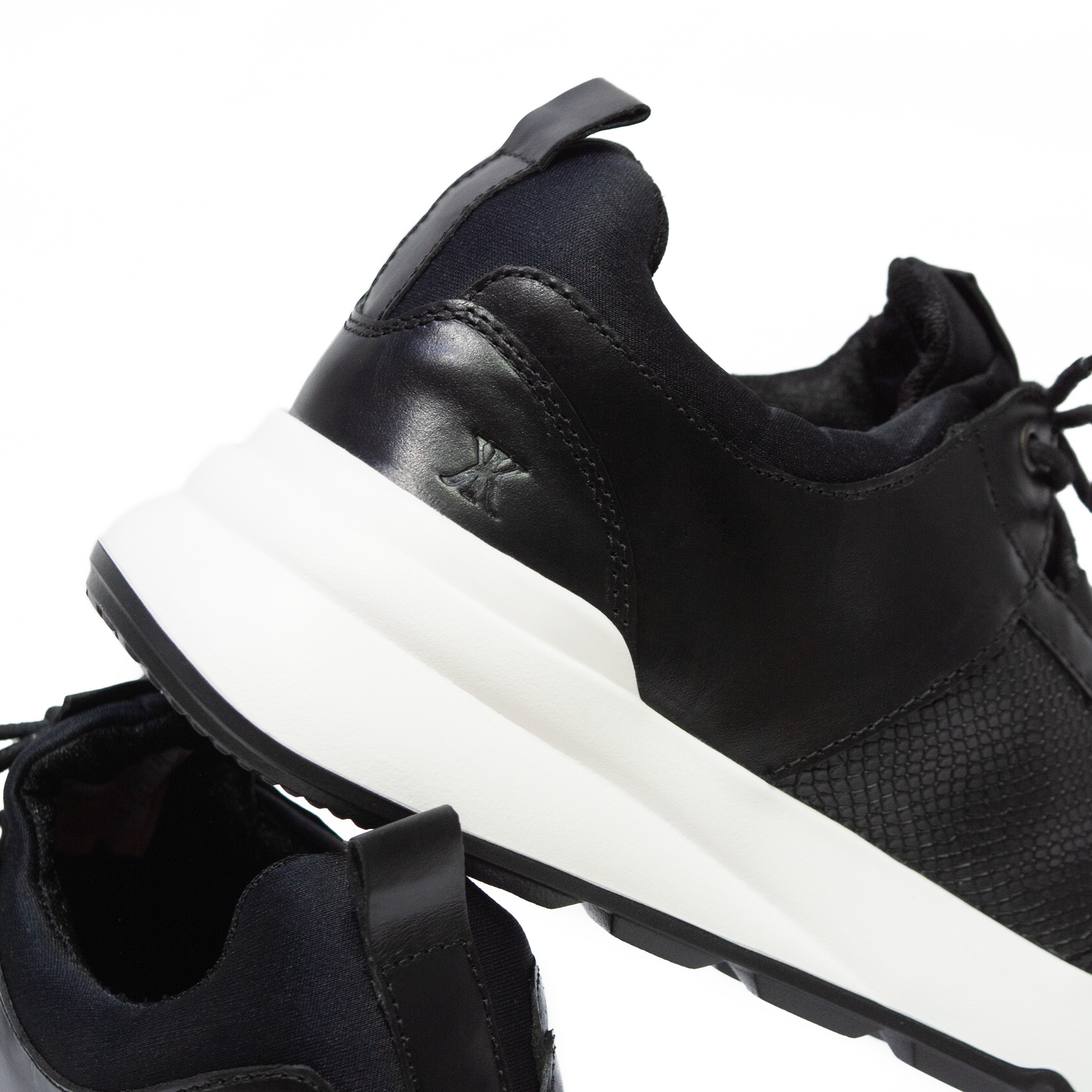 TENIS DAMASCO BLACK CUERO  - ENVÍO GRATIS