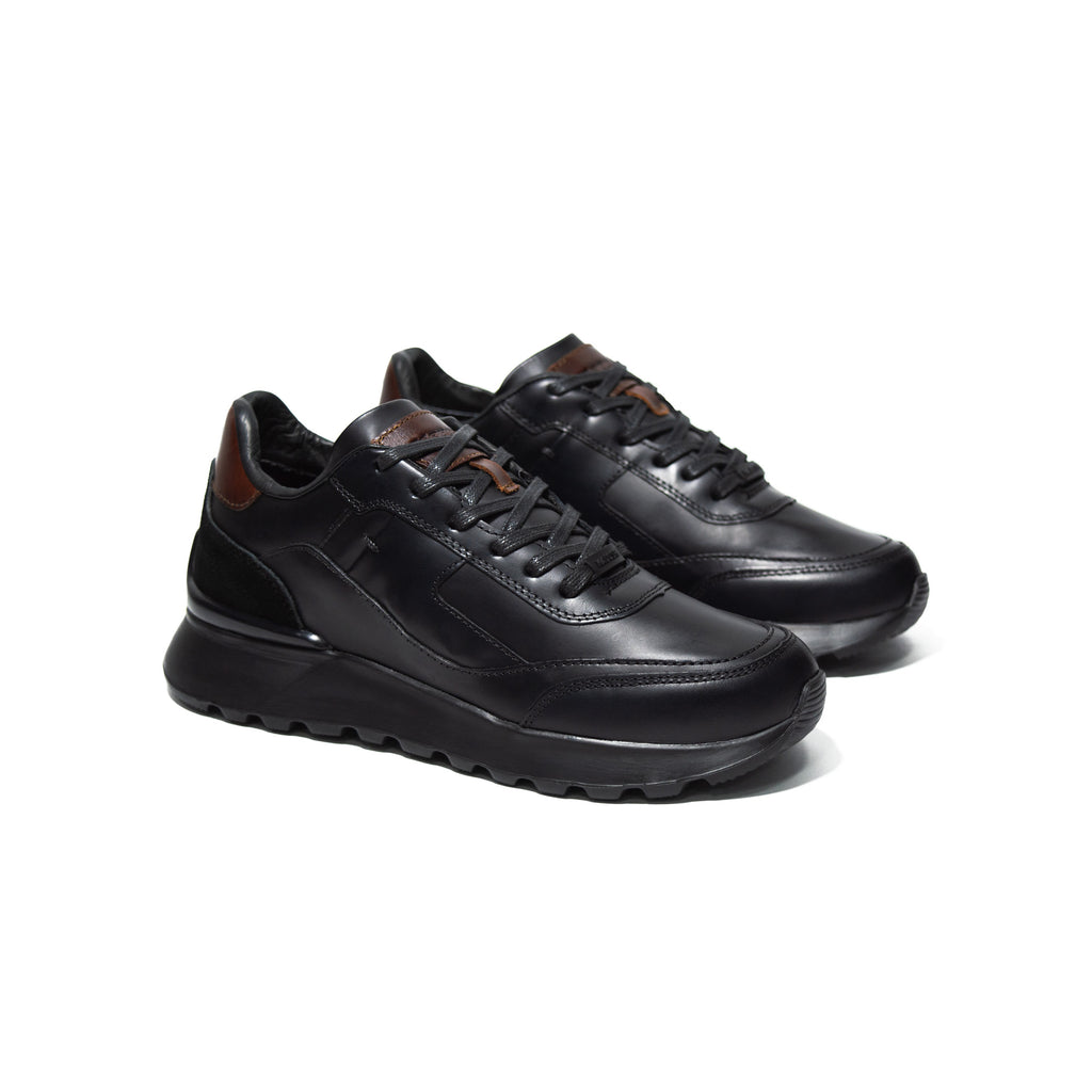 Últimas tallas -TENIS ESTOCOLMO CUERO NEGRO