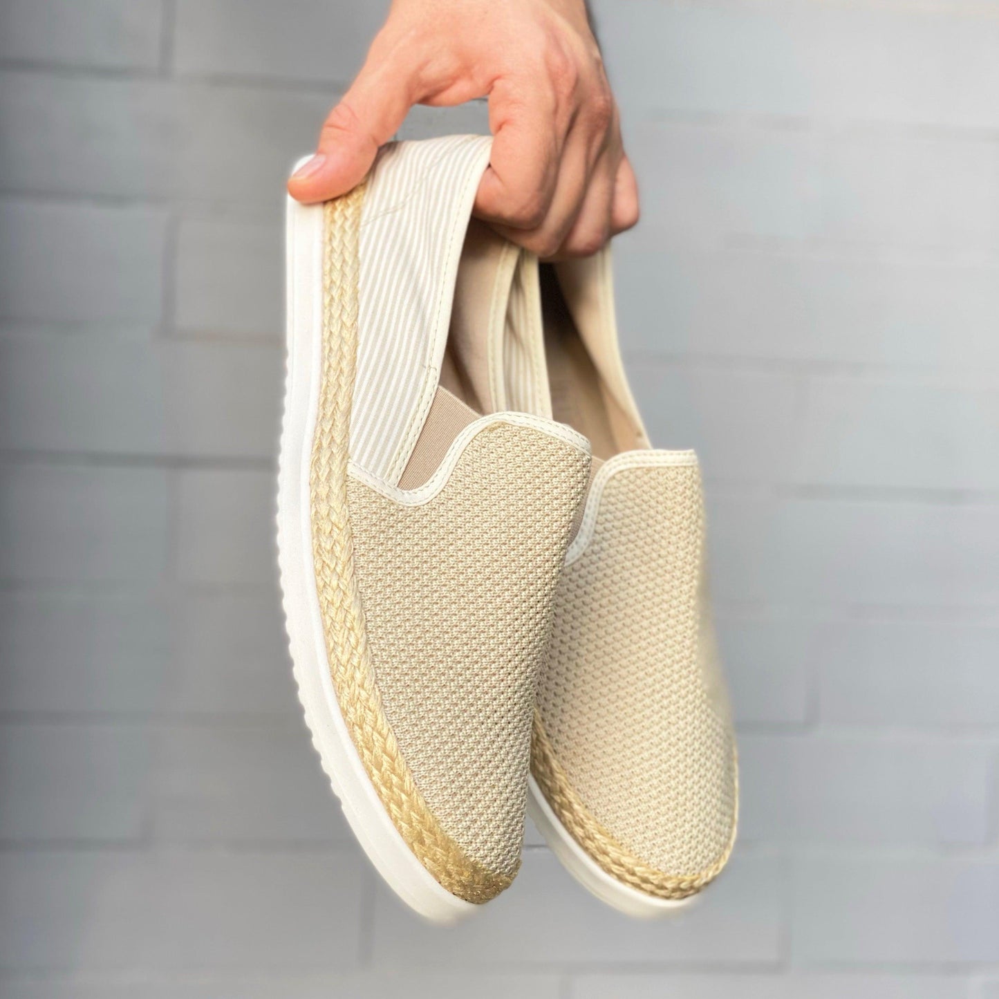 Últimas tallas - TENIS ESPADRILLA RAYAS BEIGE - ENVÍO GRATIS