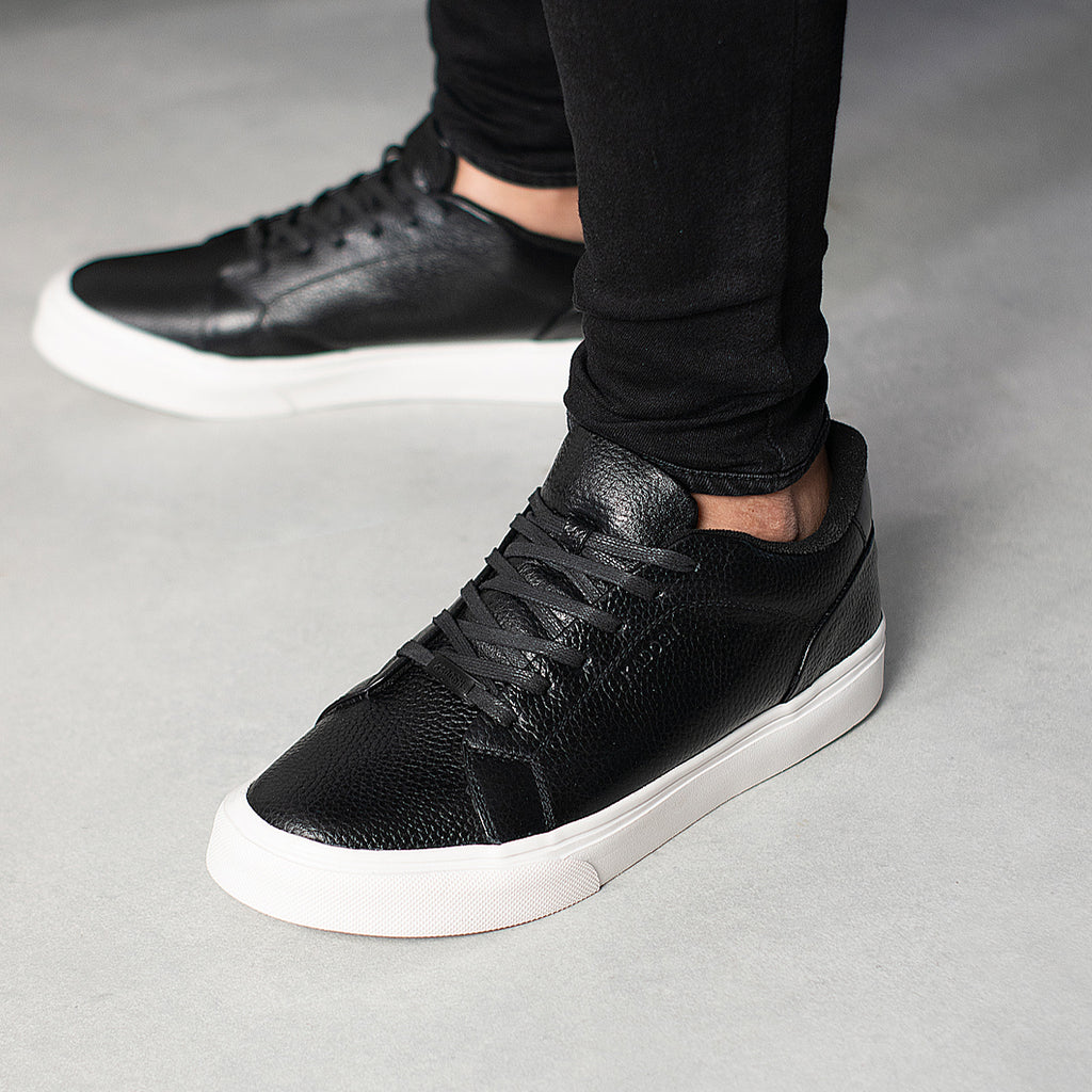 Últimas tallas  -  TENIS LISBOA CUERO NEGRO
