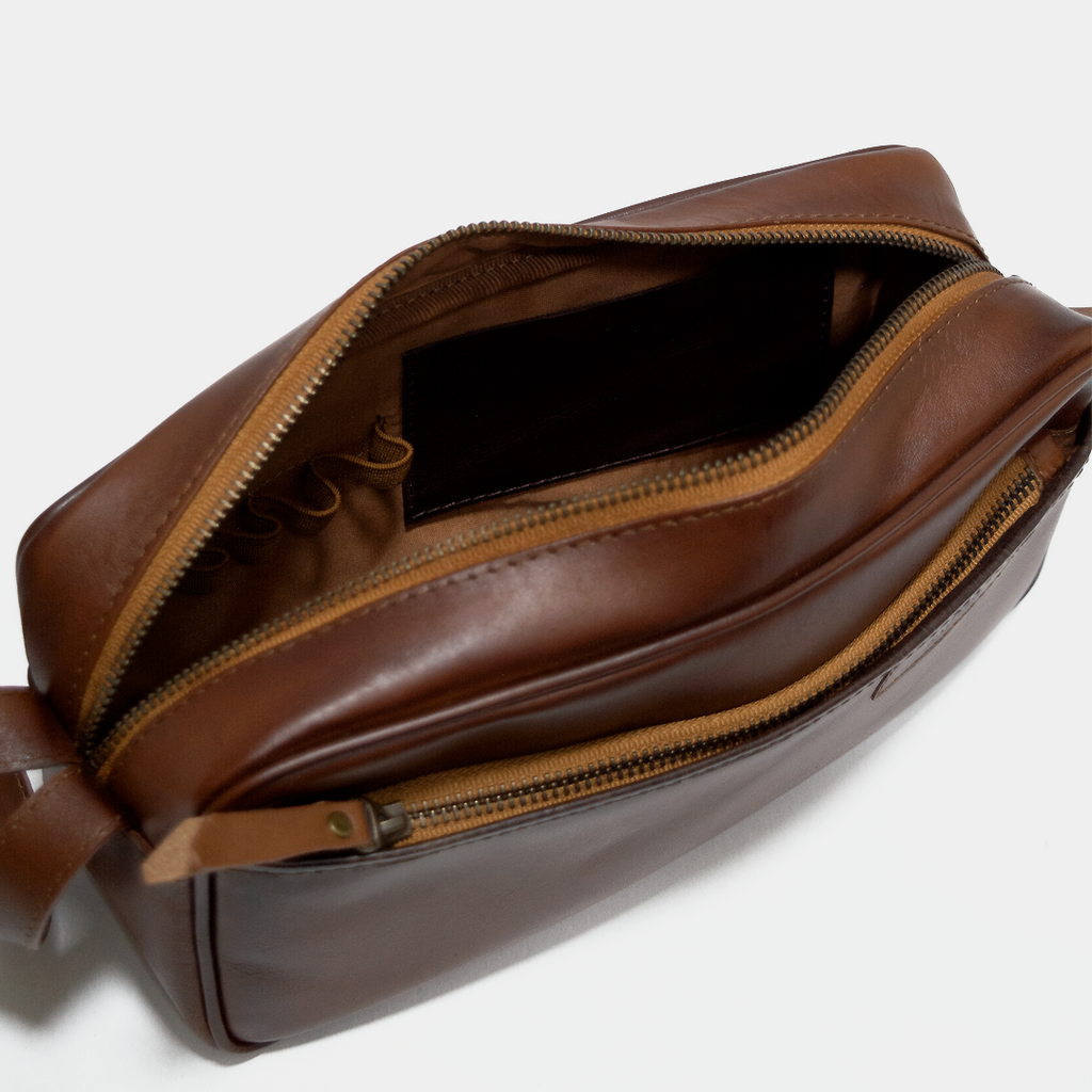 ORGANIZADOR DE VIAJE CUERO COÑAC