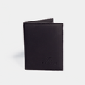 PORTAPASAPORTE EN CUERO NEGRO
