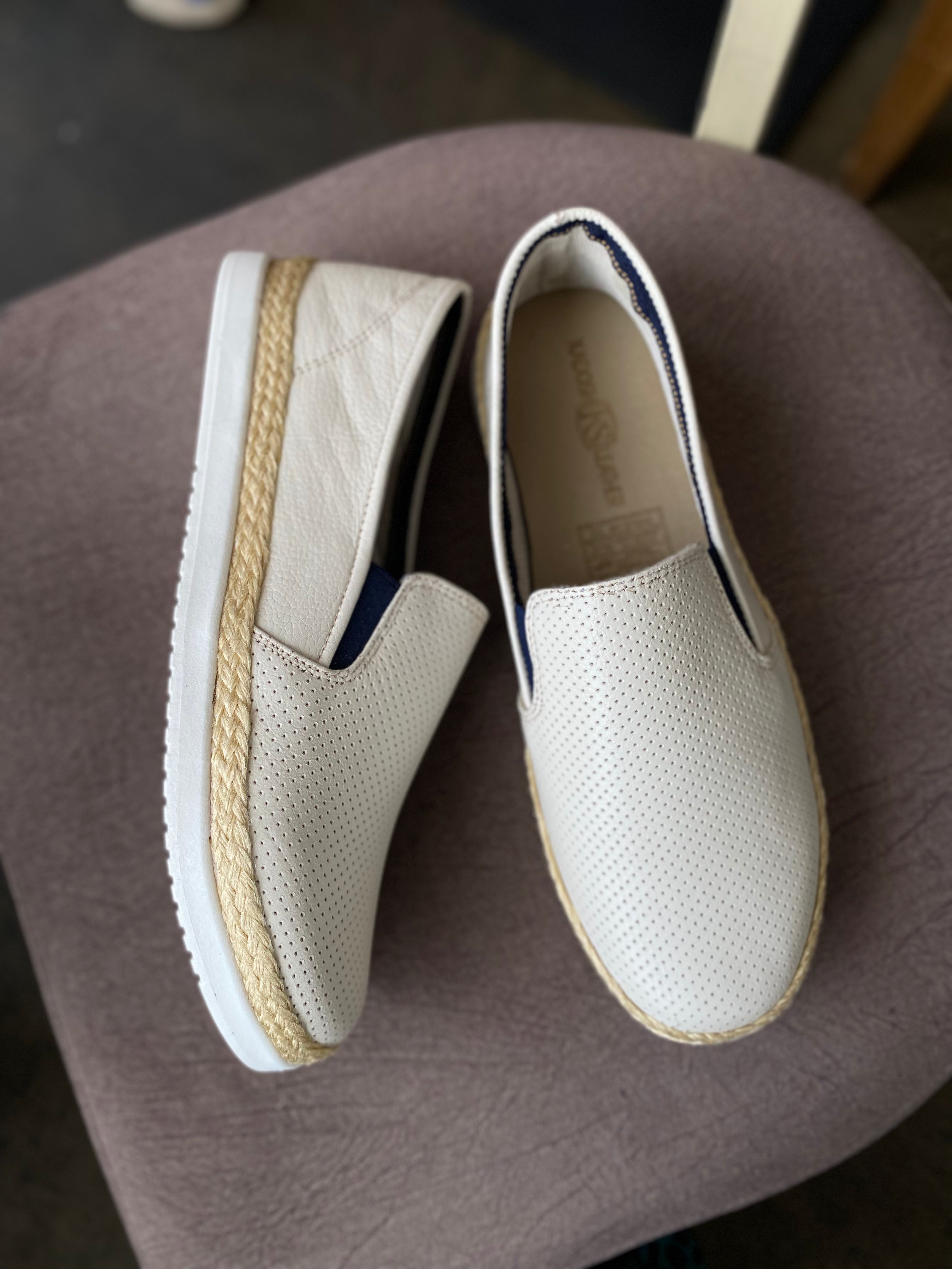 Últimas tallas - TENIS ESPADRILLA CUERO BEIGE